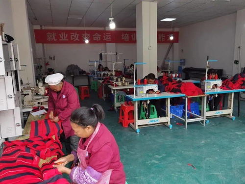 扶贫工厂 建在家门口,贫困户当起 上班族
